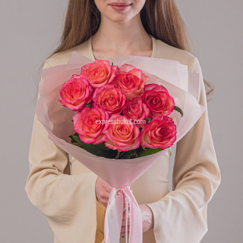 Букет из 9 роз Джумилия