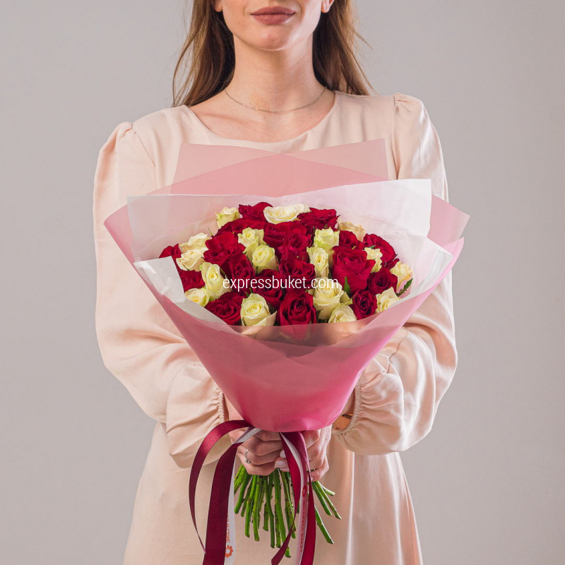 35 роз красные+белые