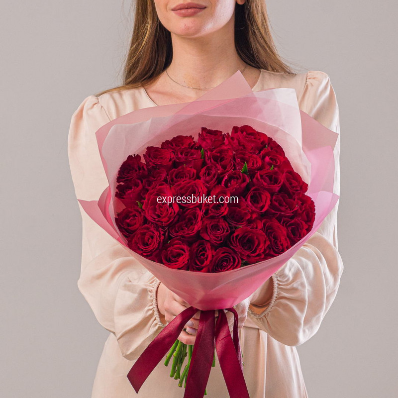 Букет из 35 красных роз
