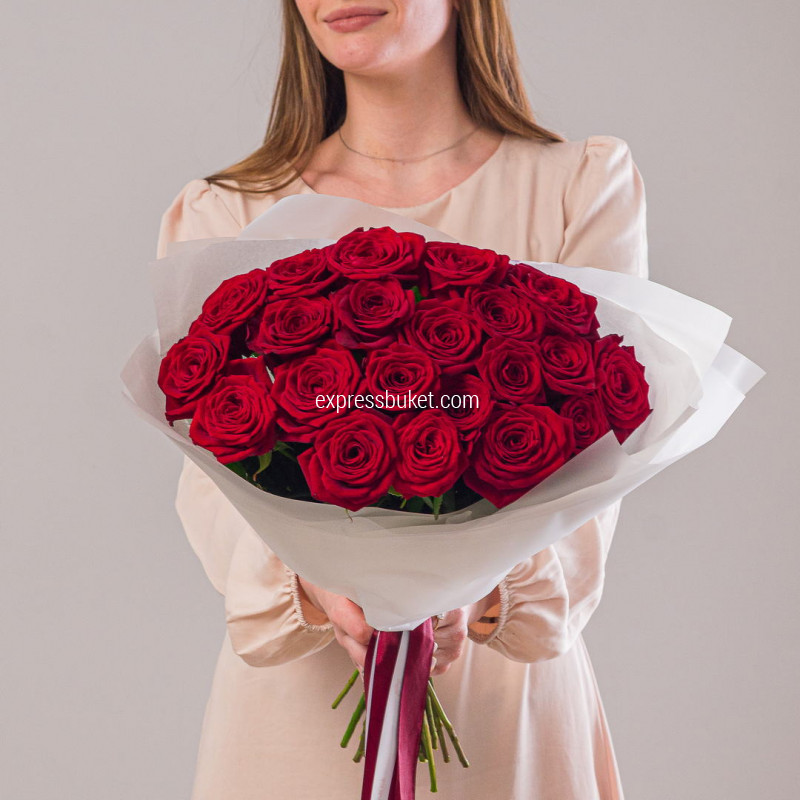 Букет из 21 розы Ред Наоми