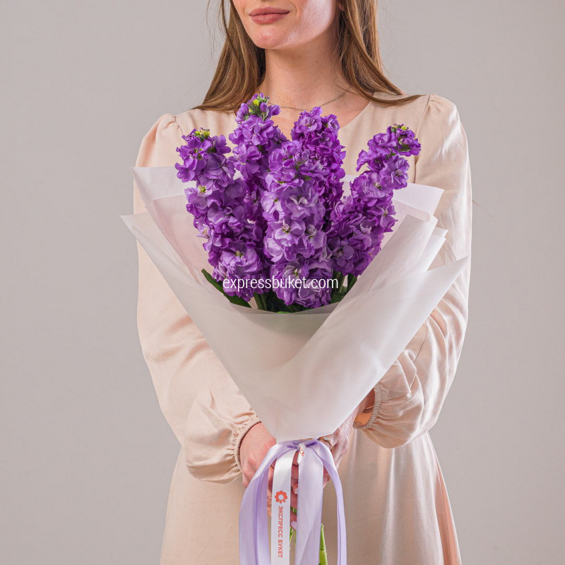 Букет из 5 маттиол