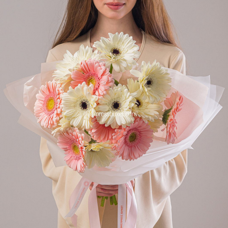 Букет из 15 гербер белые+розовые