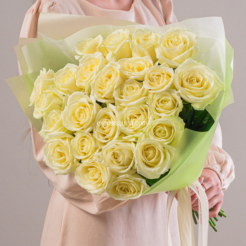 Букет из 25 роз Аваланж