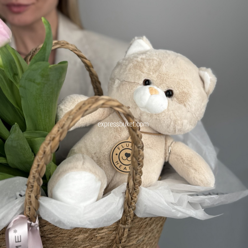 Корзина с тюльпанами + игрушка