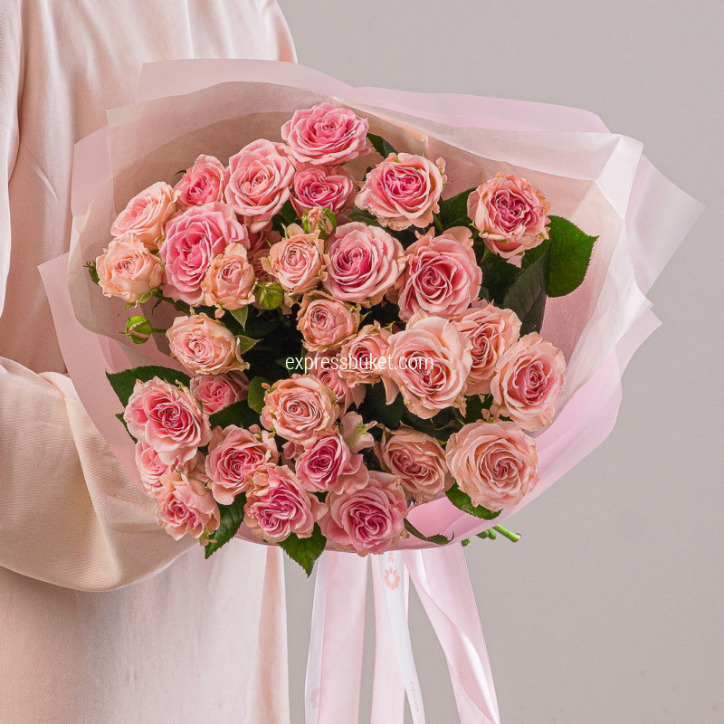 9 кустовых роз