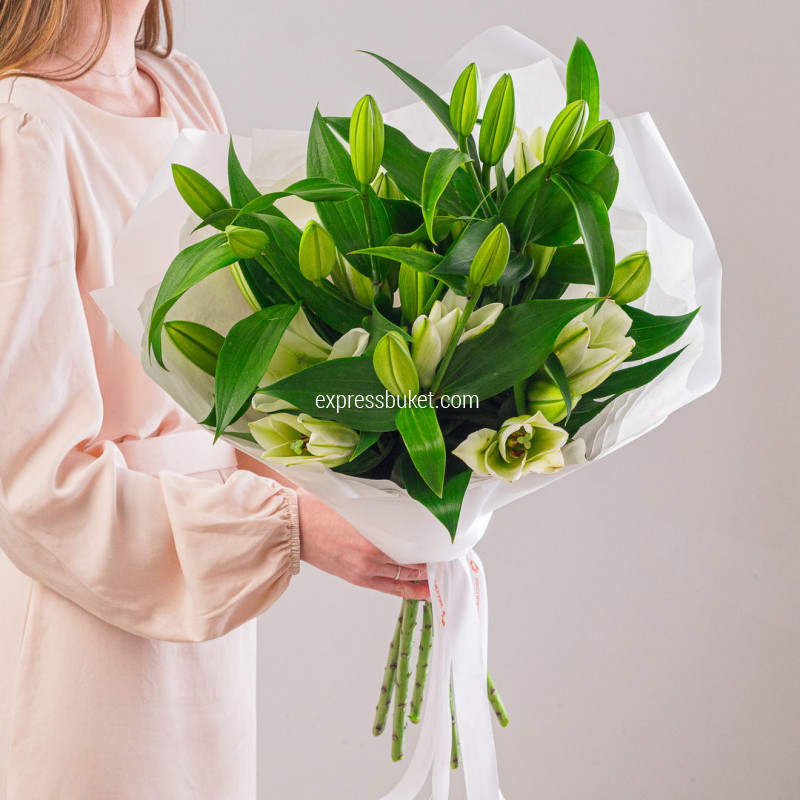 Букет из 5 лилий
