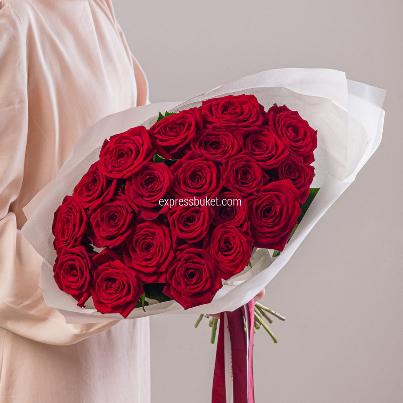 Букет из 21 розы Ред Наоми