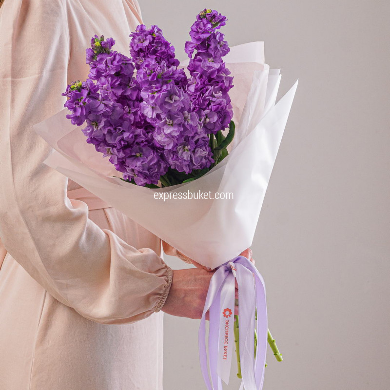 Букет из 5 маттиол