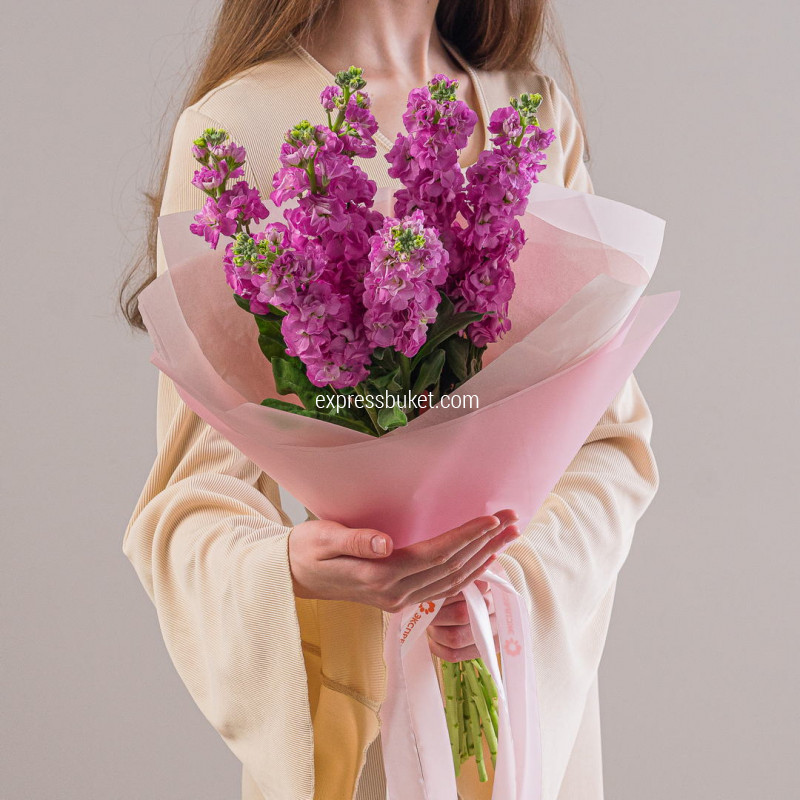 Букет из 7 маттиол