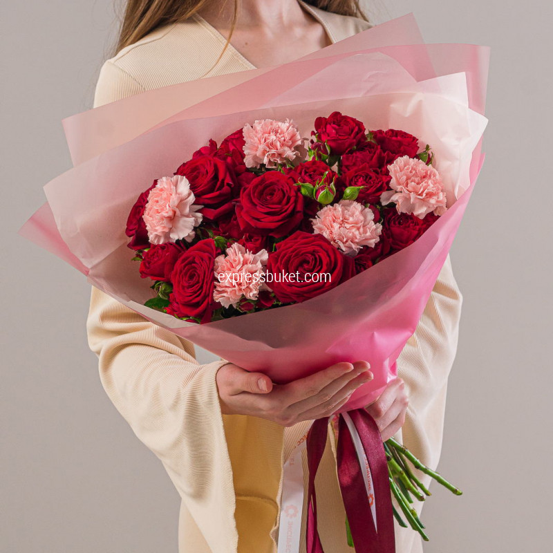 Розы и диантусы