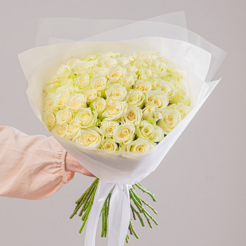 Букет из 51 белой розы 40 см 