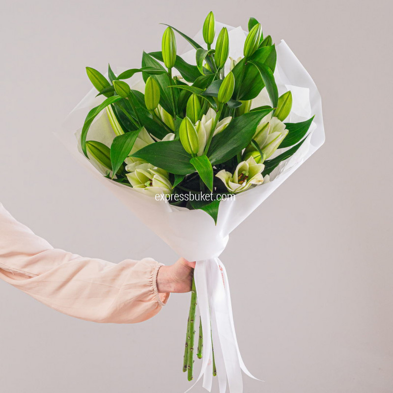 Букет из 5 лилий
