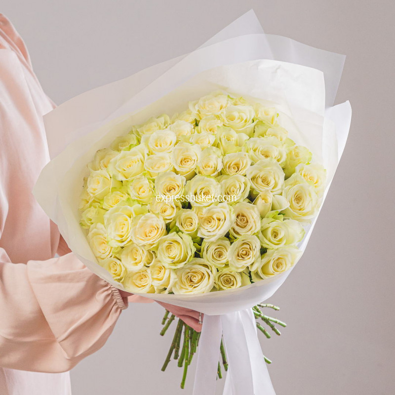 Букет из 51 белой розы 40 см 