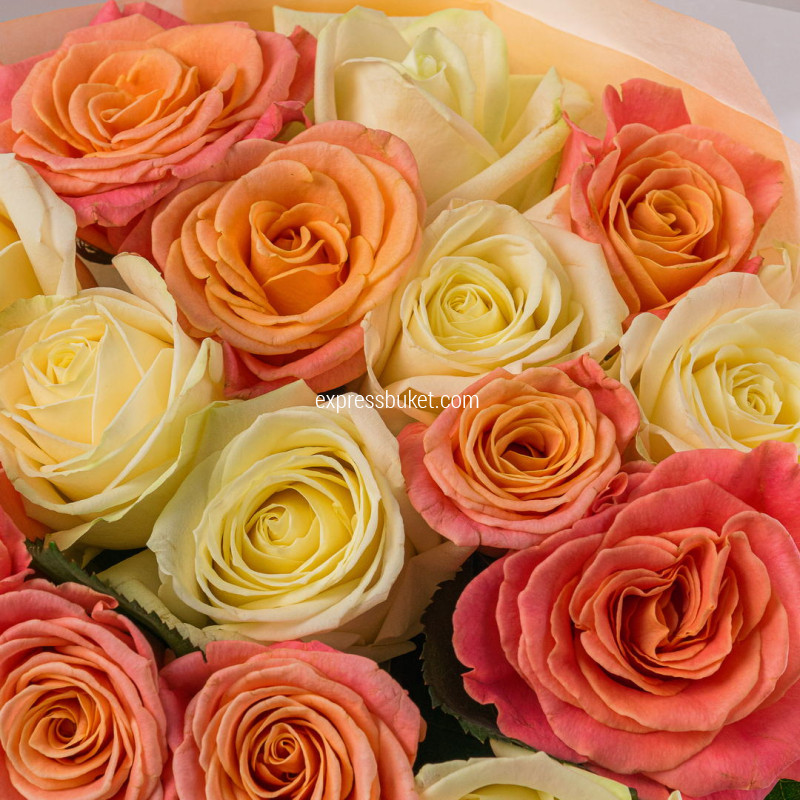 Микс роз белые+розовые 15шт